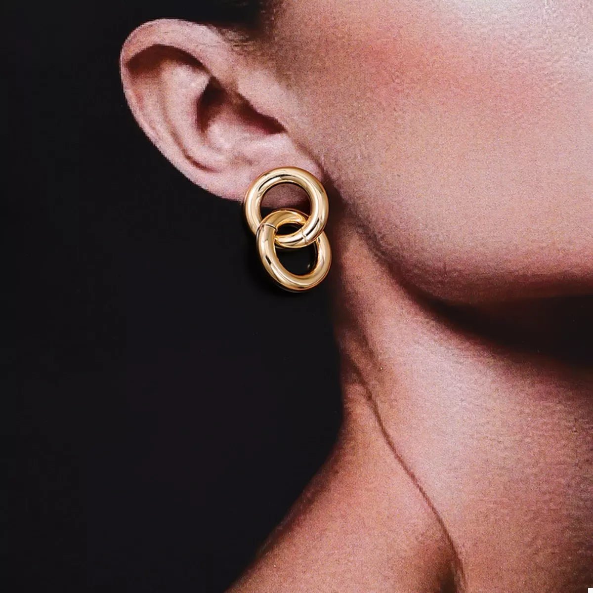 Interlocked Chain Link Stud Earrings - Aura Apparel
