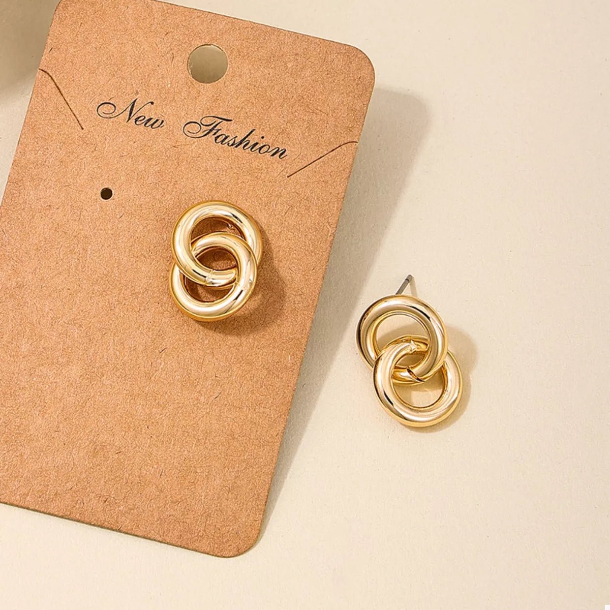 Interlocked Chain Link Stud Earrings - Aura Apparel
