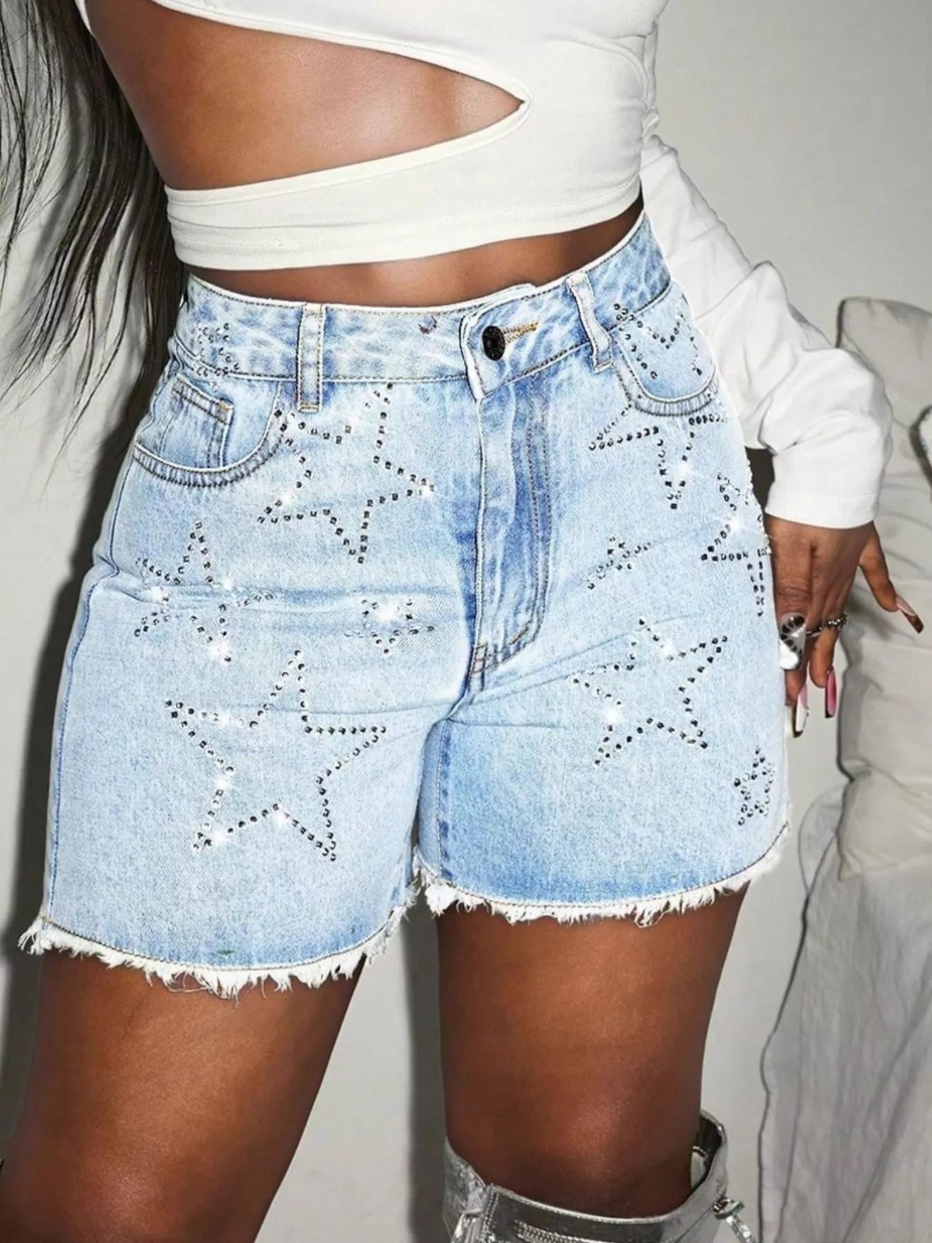 Star Raw Hem Denim Shorts - Aura Apparel